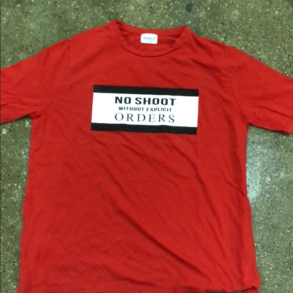 Street_P red t shirt